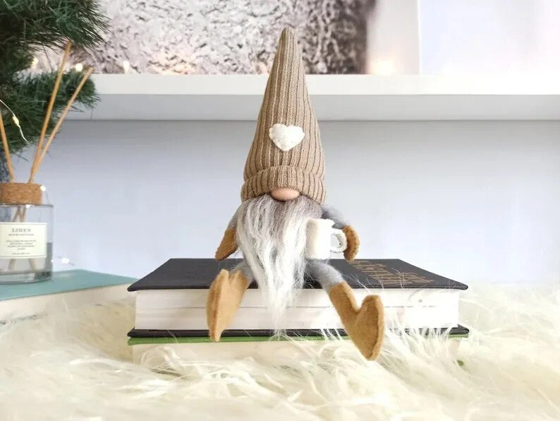 Knitted Nisse Coffee Figure