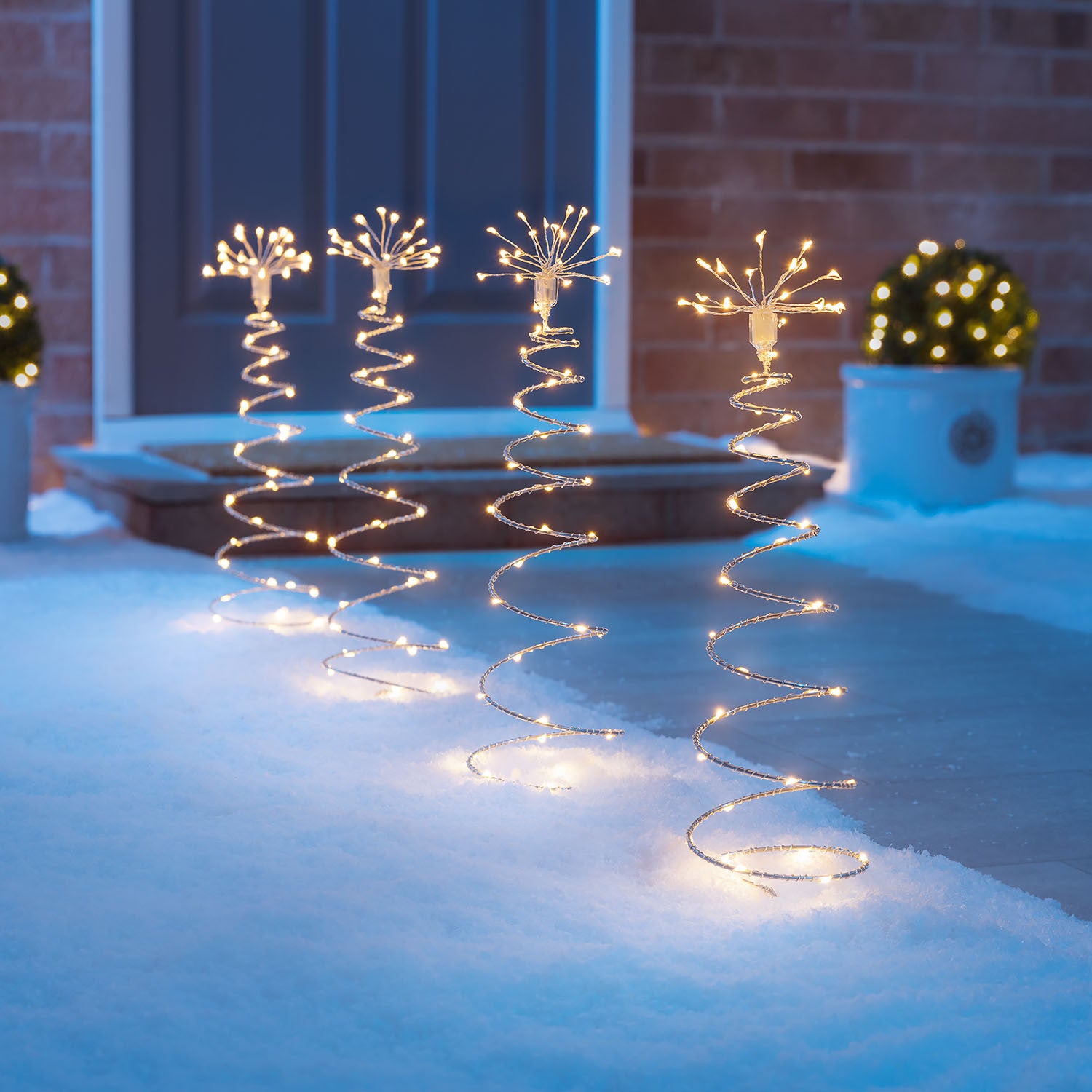 607483_30cm_tree_path_lights_warm_white_lifestyle_1_1-2.jpg